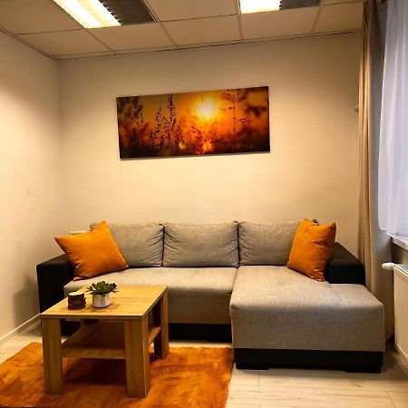 Apartmany V Centre - Vlastna Izba So Spolocnou Kuchynou A Kupelnou Moze Byt Zdielana 2 Inymi Izbami มาร์ติน ภายนอก รูปภาพ