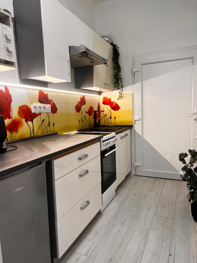 Apartmany V Centre - Vlastna Izba So Spolocnou Kuchynou A Kupelnou Moze Byt Zdielana 2 Inymi Izbami มาร์ติน ภายนอก รูปภาพ