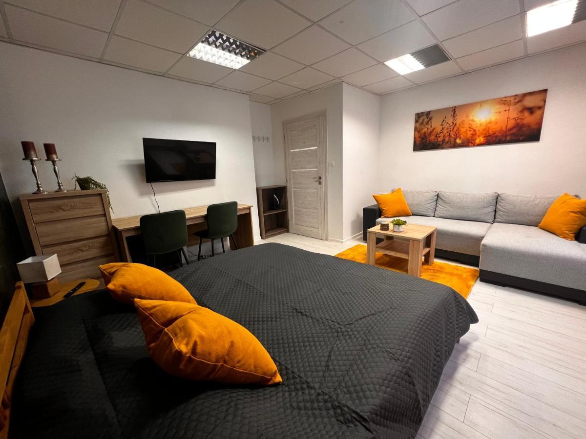 Apartmany V Centre - Vlastna Izba So Spolocnou Kuchynou A Kupelnou Moze Byt Zdielana 2 Inymi Izbami มาร์ติน ภายนอก รูปภาพ